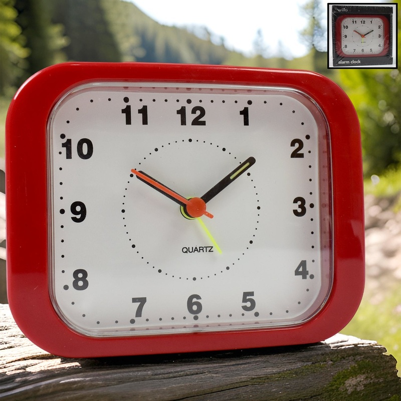 Compact Analog Alarm Clock  Easy, Reliable, and Elegant