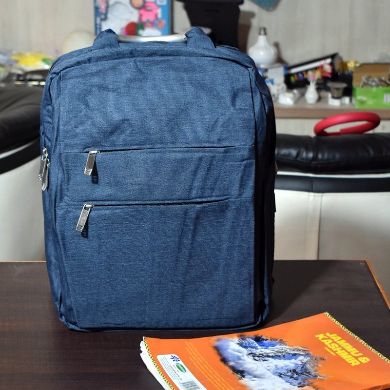 USB Point Laptop Bag used widely in all kinds of official purposes as a laptop holder and cover and make’s the laptop safe and secure.