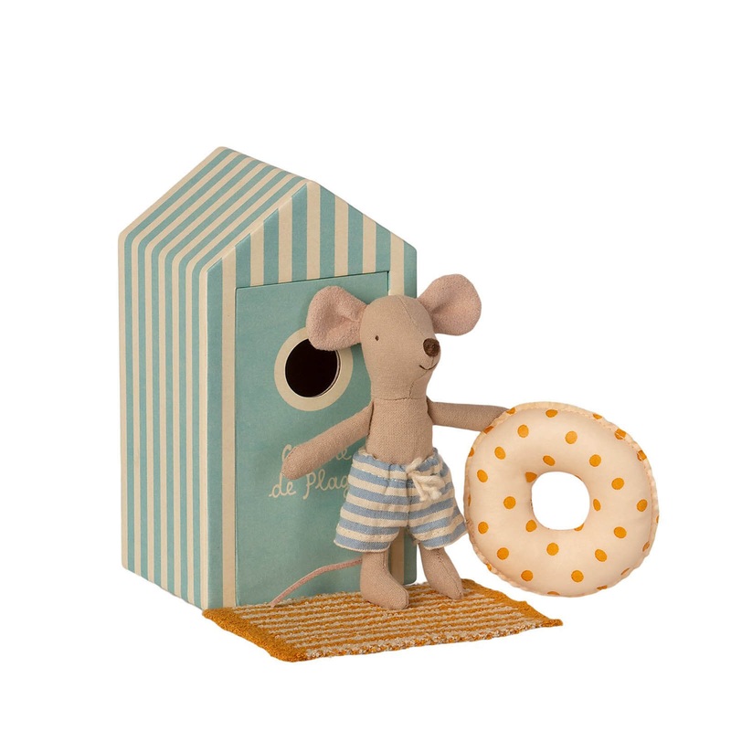Beach Mice Little Brother In Cabin De Plage