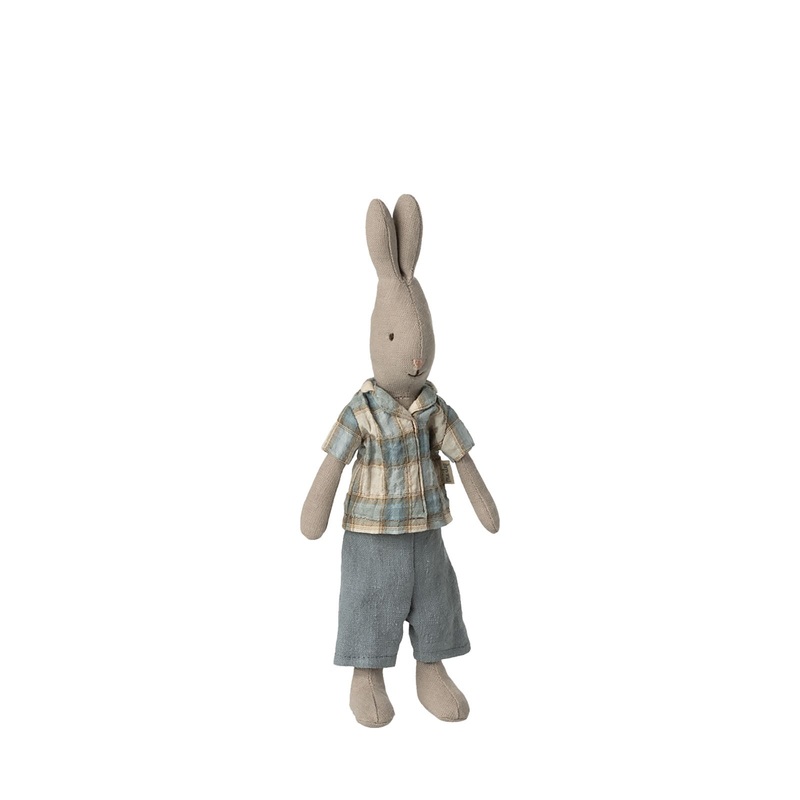 Rabbit Size 1 – Classic- Shirt and Shorts