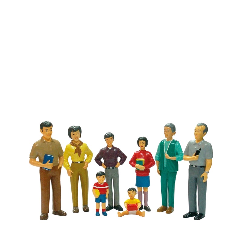 Asian Family Figures – 8 Pieces