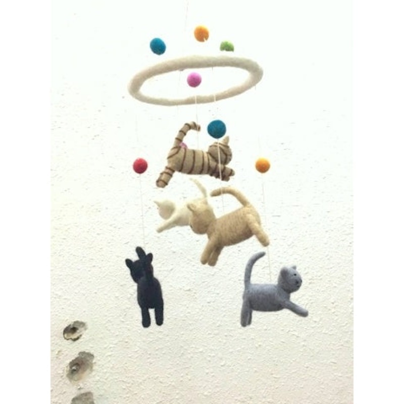 Wool Mobile – Cat and Mouse by The Winding Road