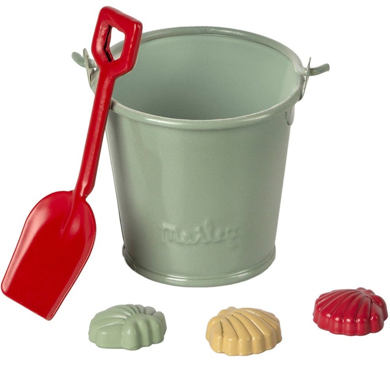 Beach Set – Shovel, Bucket & Shells by Maileg