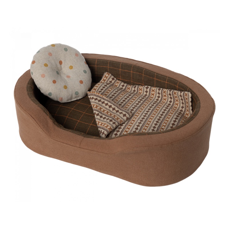 Dog Basket – Brown by Maileg