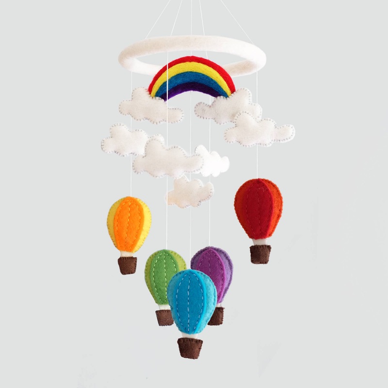Wool Mobile – Hot Air Balloons by The Winding Road